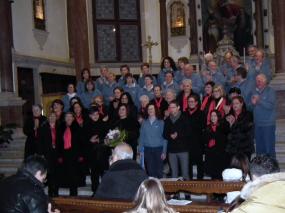 ... foto di gruppo dei protagonisti del concerto "In Cammino  Verso il Natale" ...